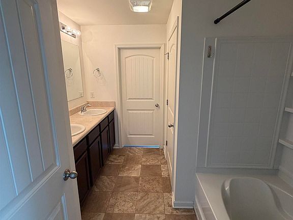 3rd image of 549 Reading Ln