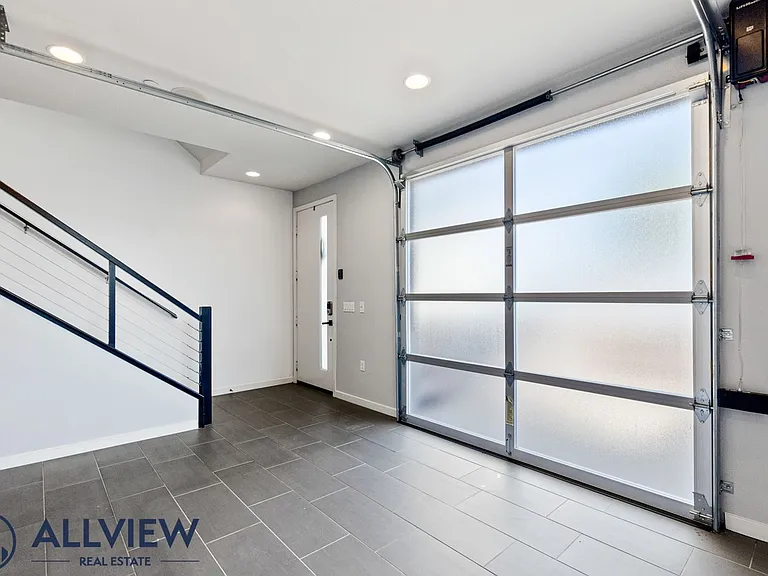 149 Mercer Way — Photo 6