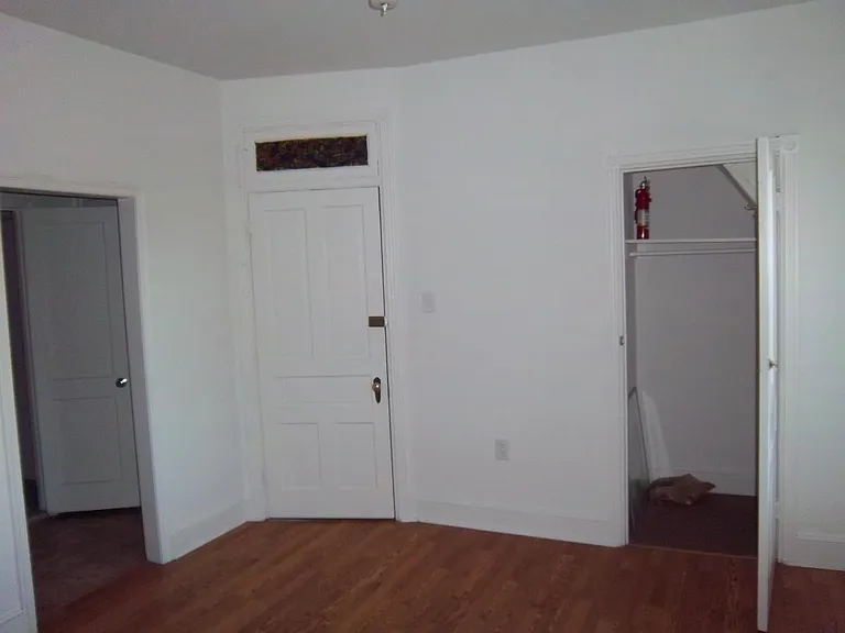 Main Room Entrance and Closet