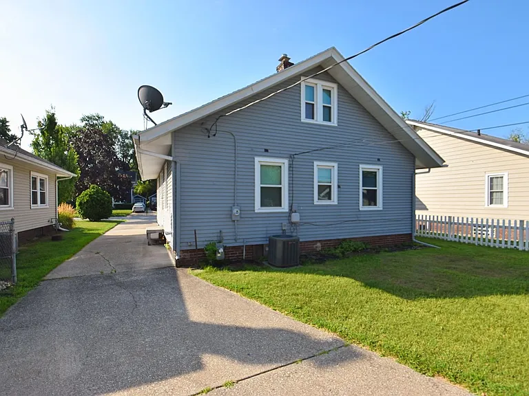 1315 Longfellow Ave — Photo 18