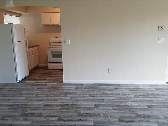 4th image of 1636 Brady Dr