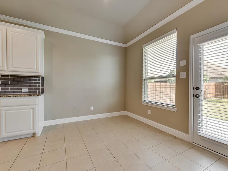349 Strait Ln — Photo 5