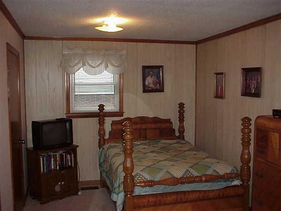 5th image of 203 Vega St