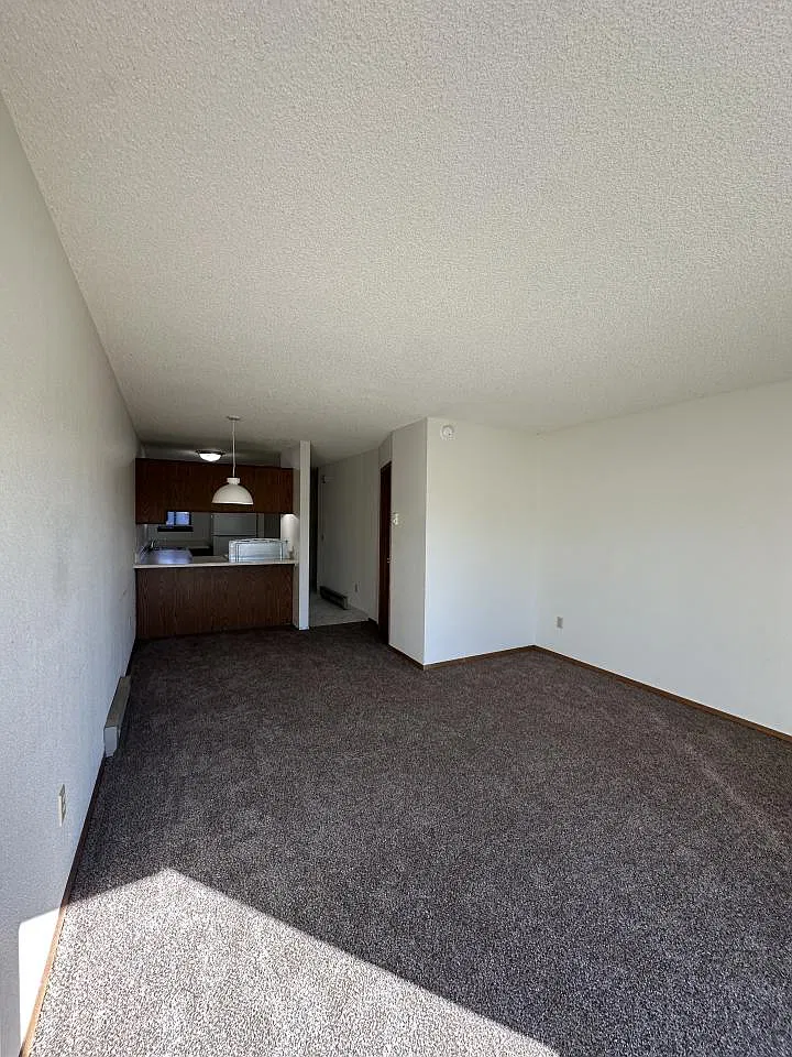 2 bed, 1.5 bath, 800 sqft, $1,025 — Photo 3