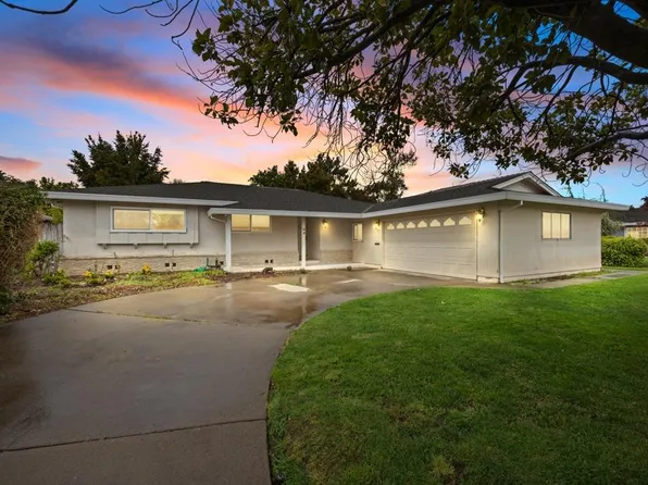 9 Lakeshore Cir, Sacramento, CA 95831