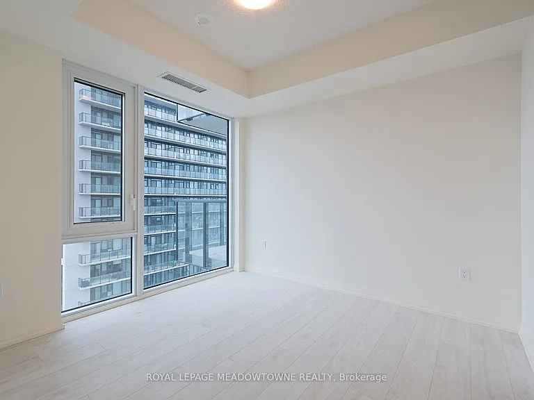 27 Korda Gate #1811 — Photo 24