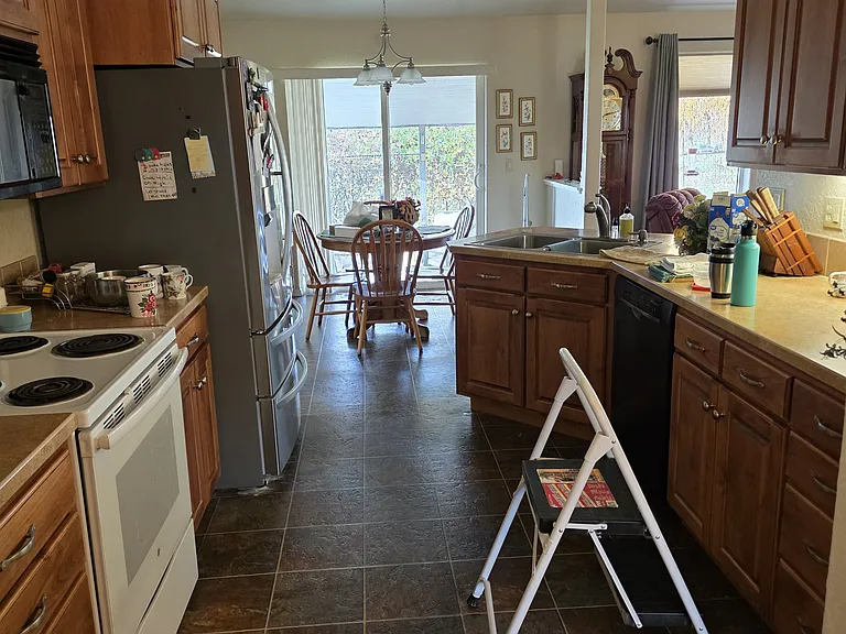 208 Sunset Ln — Photo 33