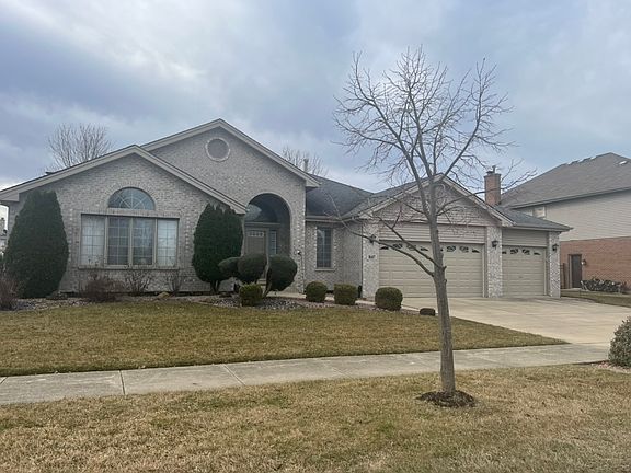 2nd image of 8607 Mason Ln