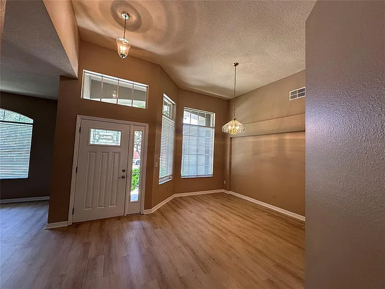 13813 Bluewater Cir — Photo 3