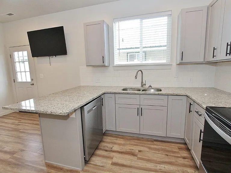 504 S Utah Ave #A — Photo 6