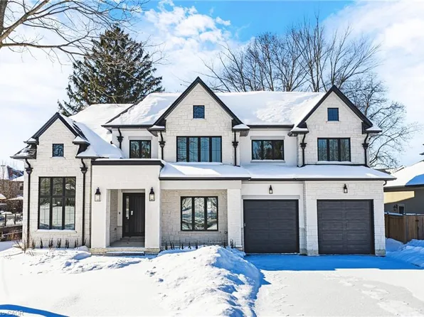 362 Harmony Hall Dr, Hamilton, ON L9G 2T4