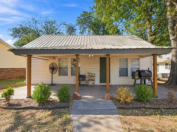 1012 S 13th St, Chickasha, OK 73018