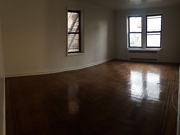3rd image of 170 Hawthorne St APT 5E