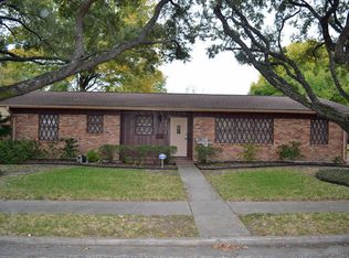 2401 Locust Ave, Victoria, TX 77901