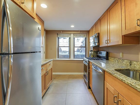 2nd image of 138 Garden St