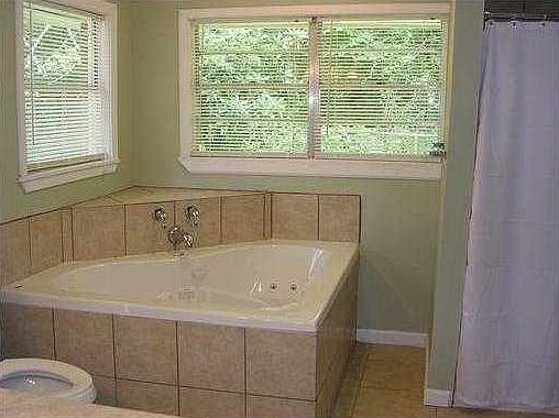2nd image of 1005 Wiegand Dr