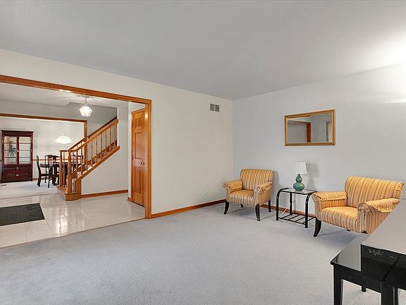 3rd image of 311 Millcreek Ln
