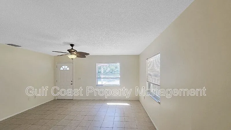 2 bed, 2.0 bath, 970 sqft, $1,675 — Photo 2