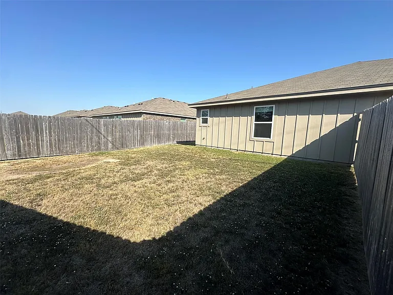 3102 Stonewall Dr #B — Photo 23