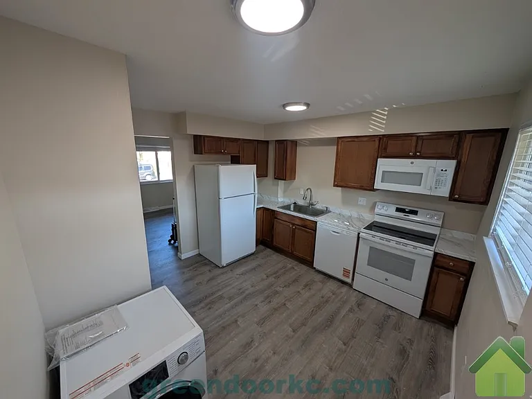 501 S Scott Ave #A — Photo 7