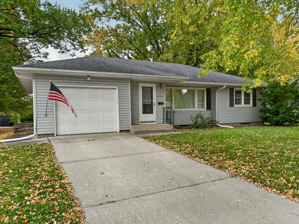 615 Hillcrest Ave, Owatonna, MN 55060