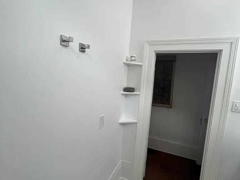 6038 Perrier St — Photo 10