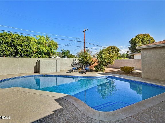 3rd image of 4325 N 19TH Place