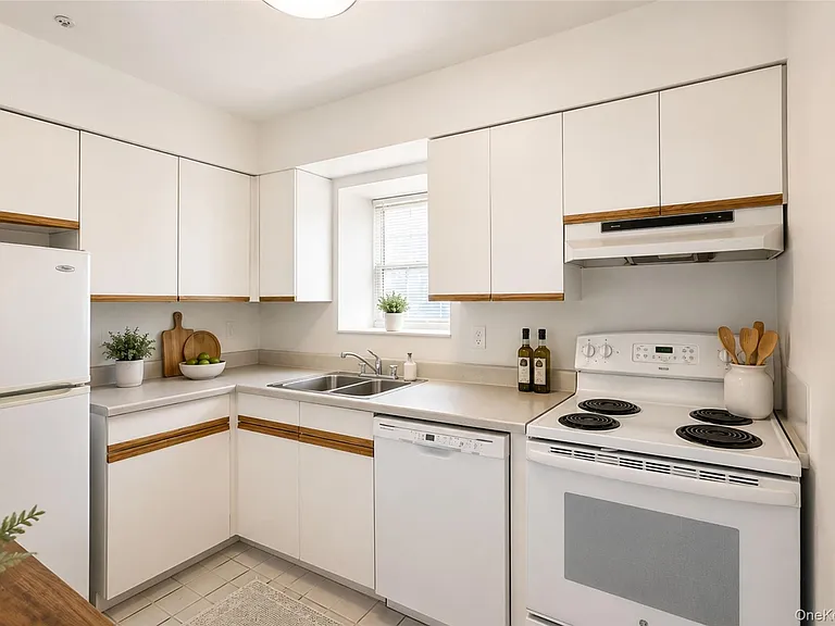 101 Sylvan Ave #65 — Photo 3