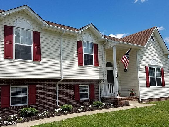 2nd image of 7405 Laura Ln