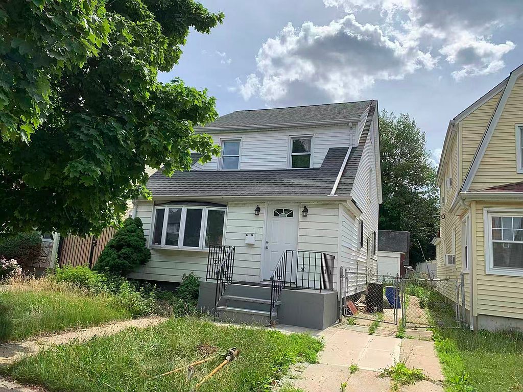 9314 215th Pl - Property Image