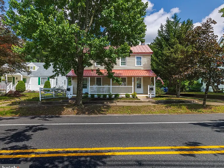 133 S Main St — Photo 1