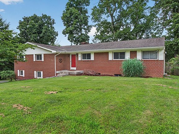 2nd image of 678 Dogwood Ln