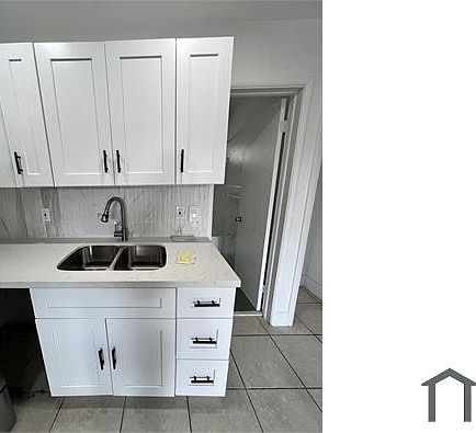 1st image of 2580 NE 182nd Ter