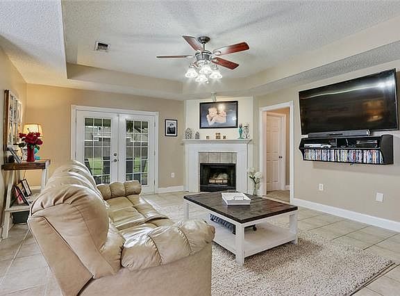 2nd image of 137 Beau Chenes Dr