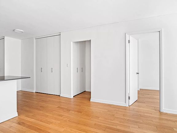4th image of 7 E 14th St APT 501
