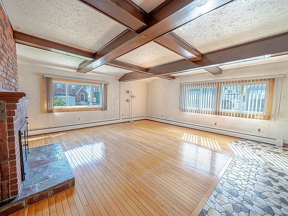 4th image of 118 Sunnyside Ave