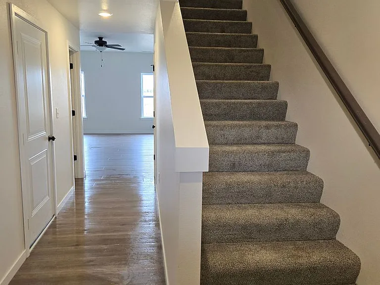 1608-1630 Aspen Ct NE — Photo 18