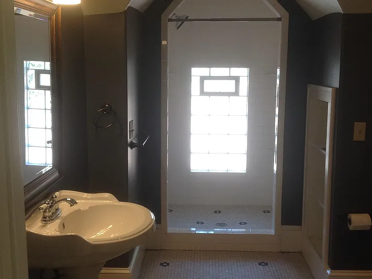 1311 Adams St NE — Photo 10