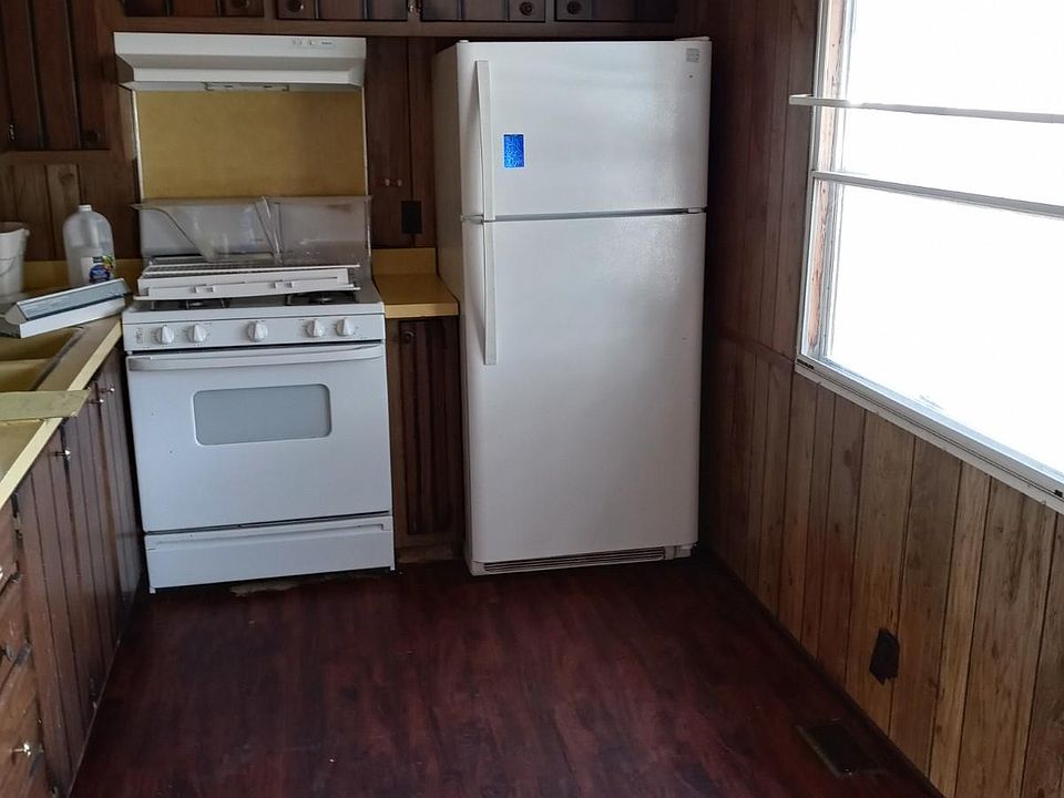 2nd image of 1017 Division St Lot 35