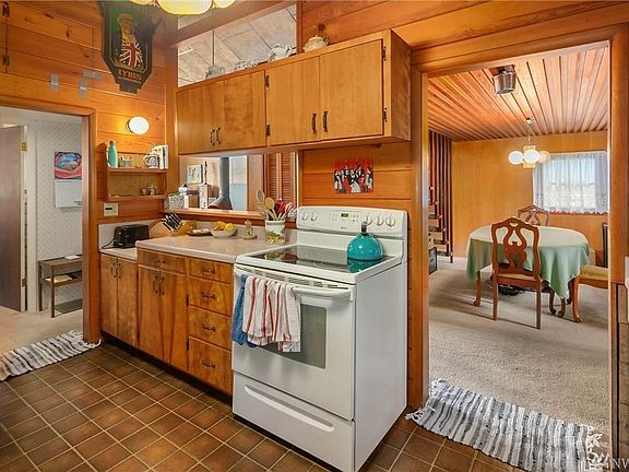 5th image of 9837 Redmond Woodinville Rd NE