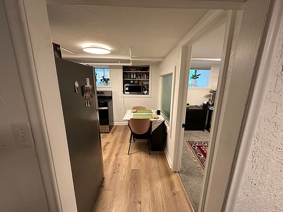 5th image of 1027 E Emerson Ave #1