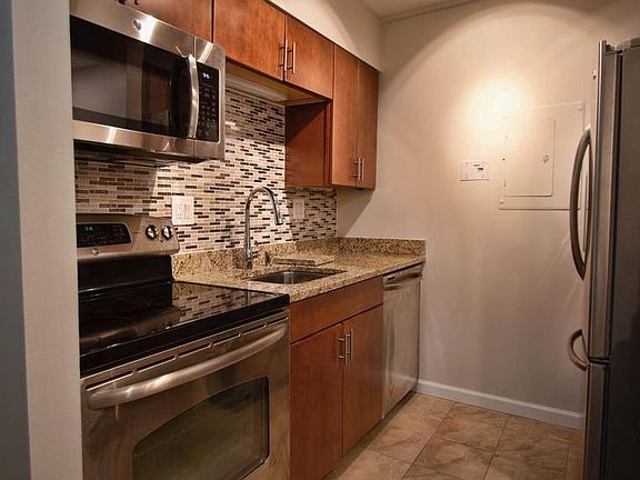 5th image of 1808 Old Meadow Rd APT 702