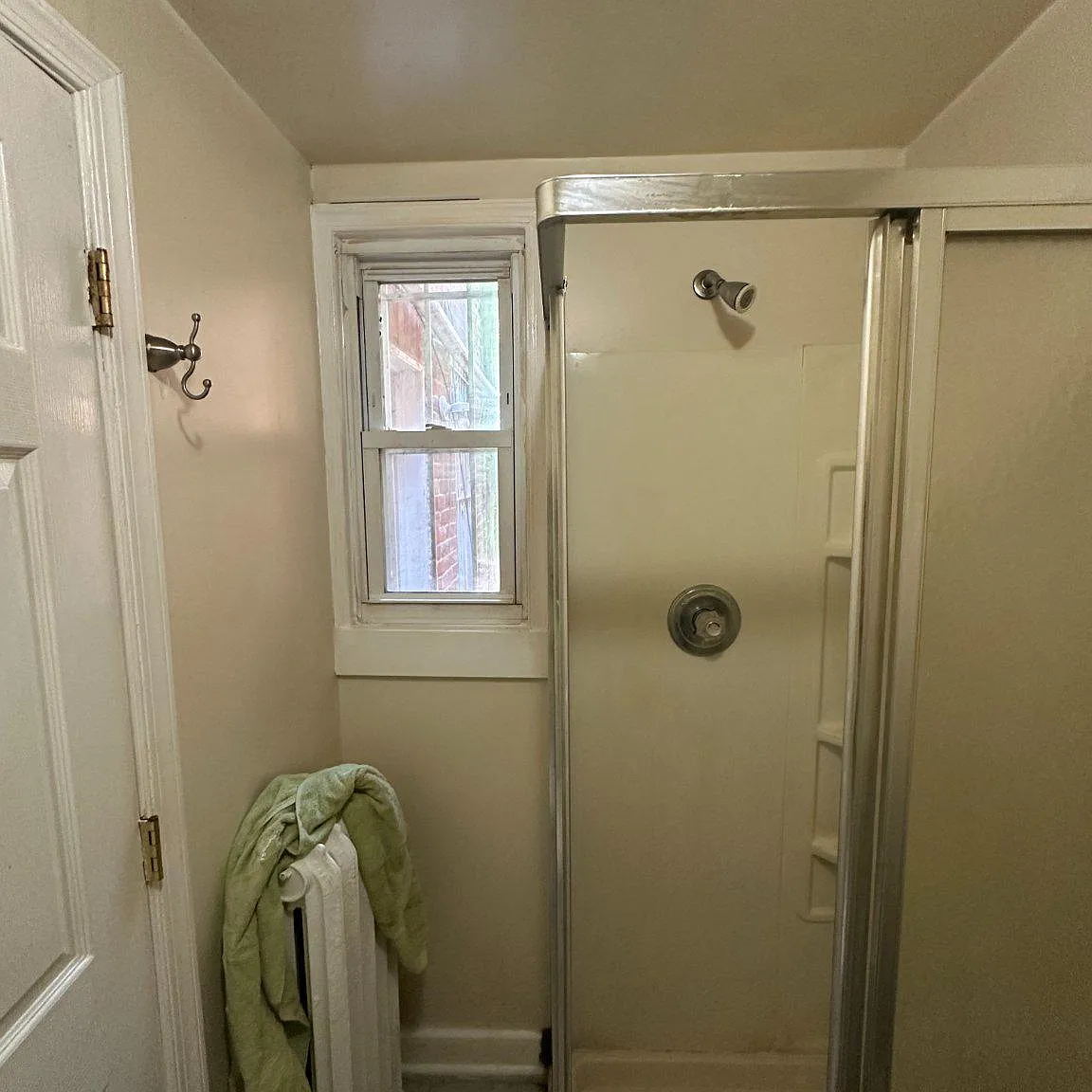4 bed, 2.0 bath, 1722 sqft, $5,460 — Photo 4