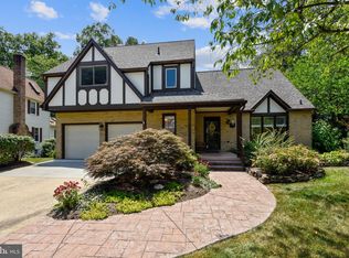40 Christopher Ln, Sterling, VA 20165