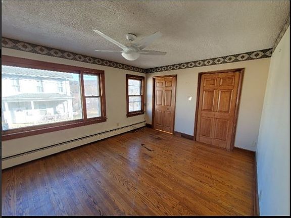 Additional Living Room