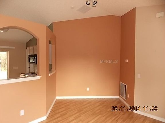3rd image of 406 Deanna Cir