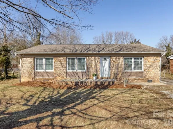 406 Robinson Clemmer Rd, Dallas, NC 28034