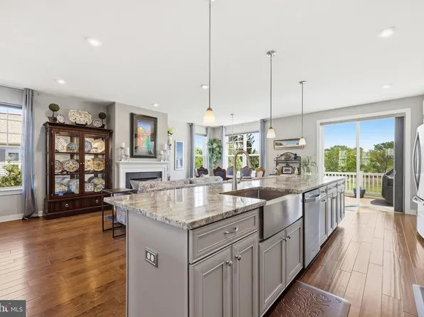 19272 Brookwater Ter, Leesburg, VA 20175