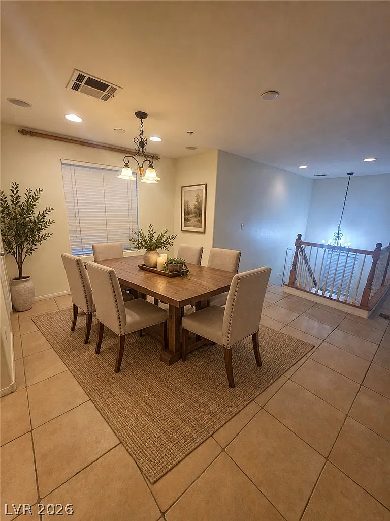 3 bed, 2.0 bath, 1498 sqft, $2,200 — Photo 3