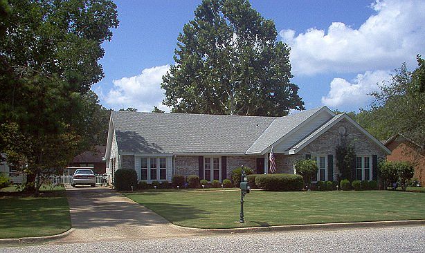 1st image of 112 Ledyard Dr
